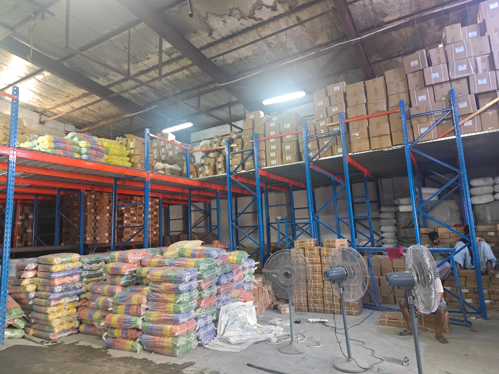 dubai-500sqm-hardware-warehouse-mezzanine-floor-gxm 4.dubai-500sqm-hardware-warehouse-mezzanine-floor-gxm