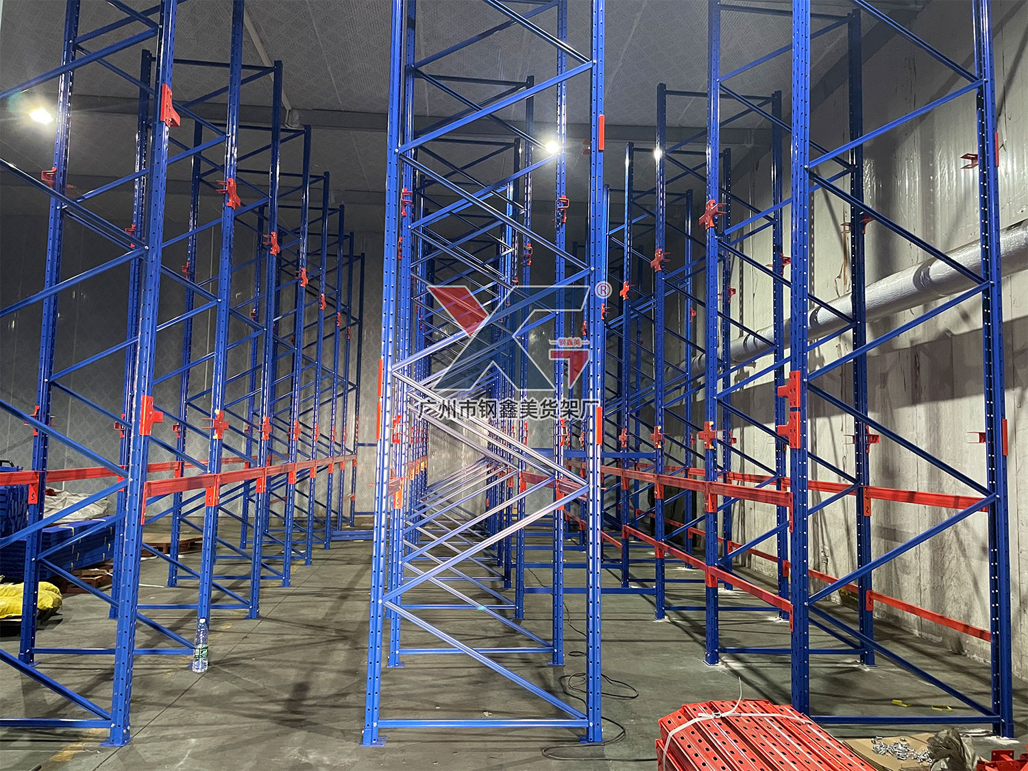 drive-in racks (2)