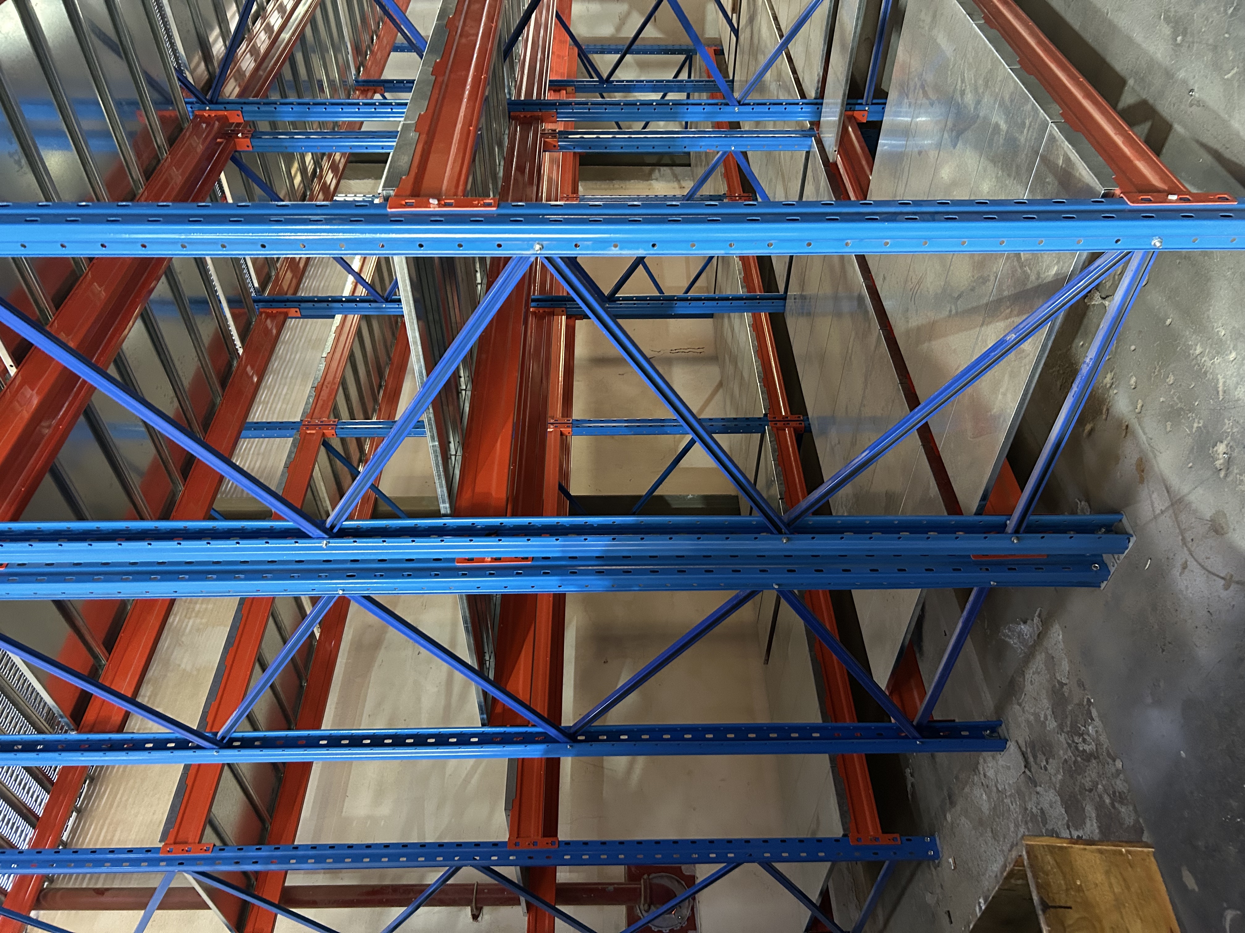 heavy-duty-racking-vs-mezzanine-floor-racking-06