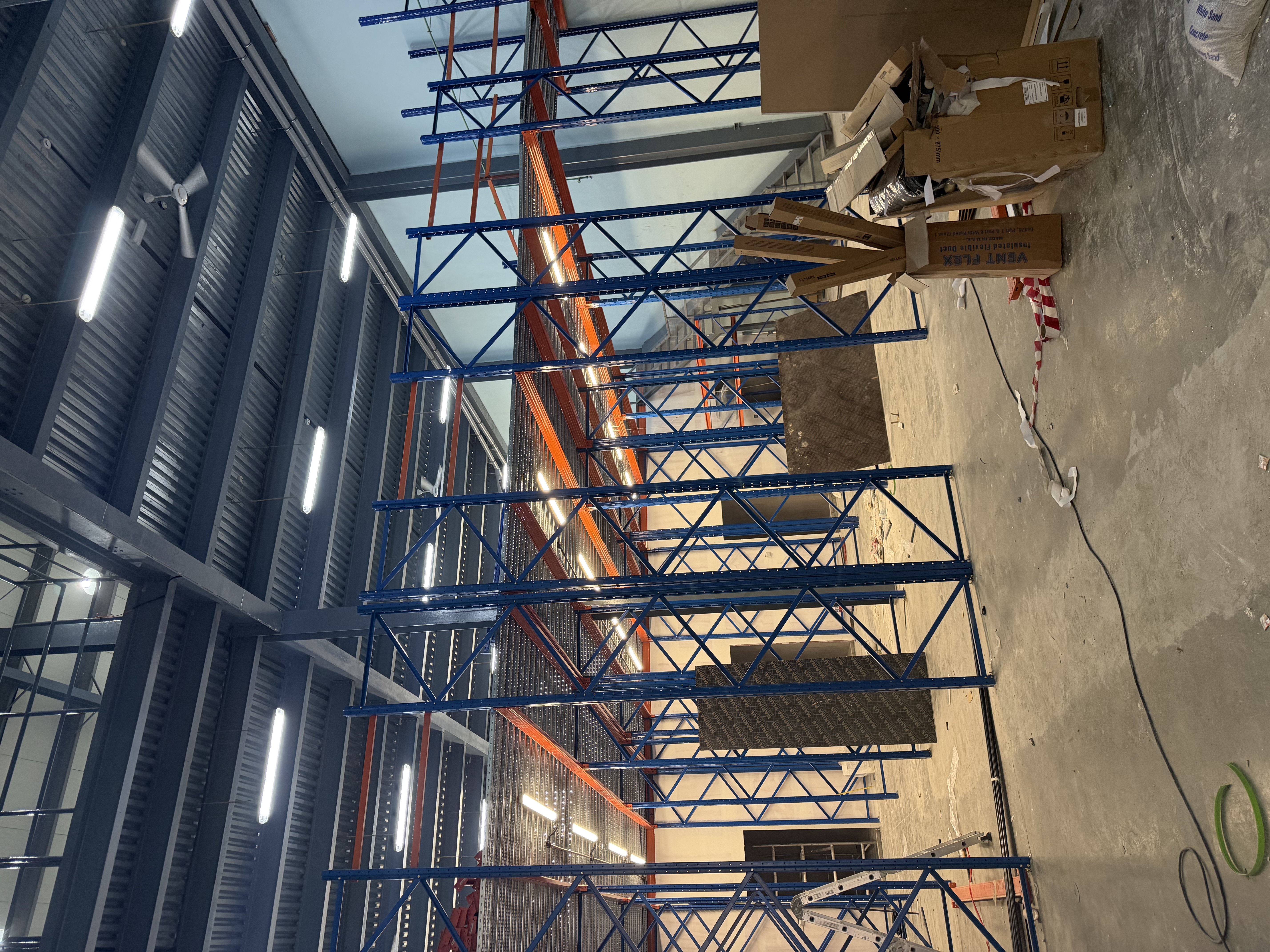 07-custom-mezzanine-racking-system-dubai