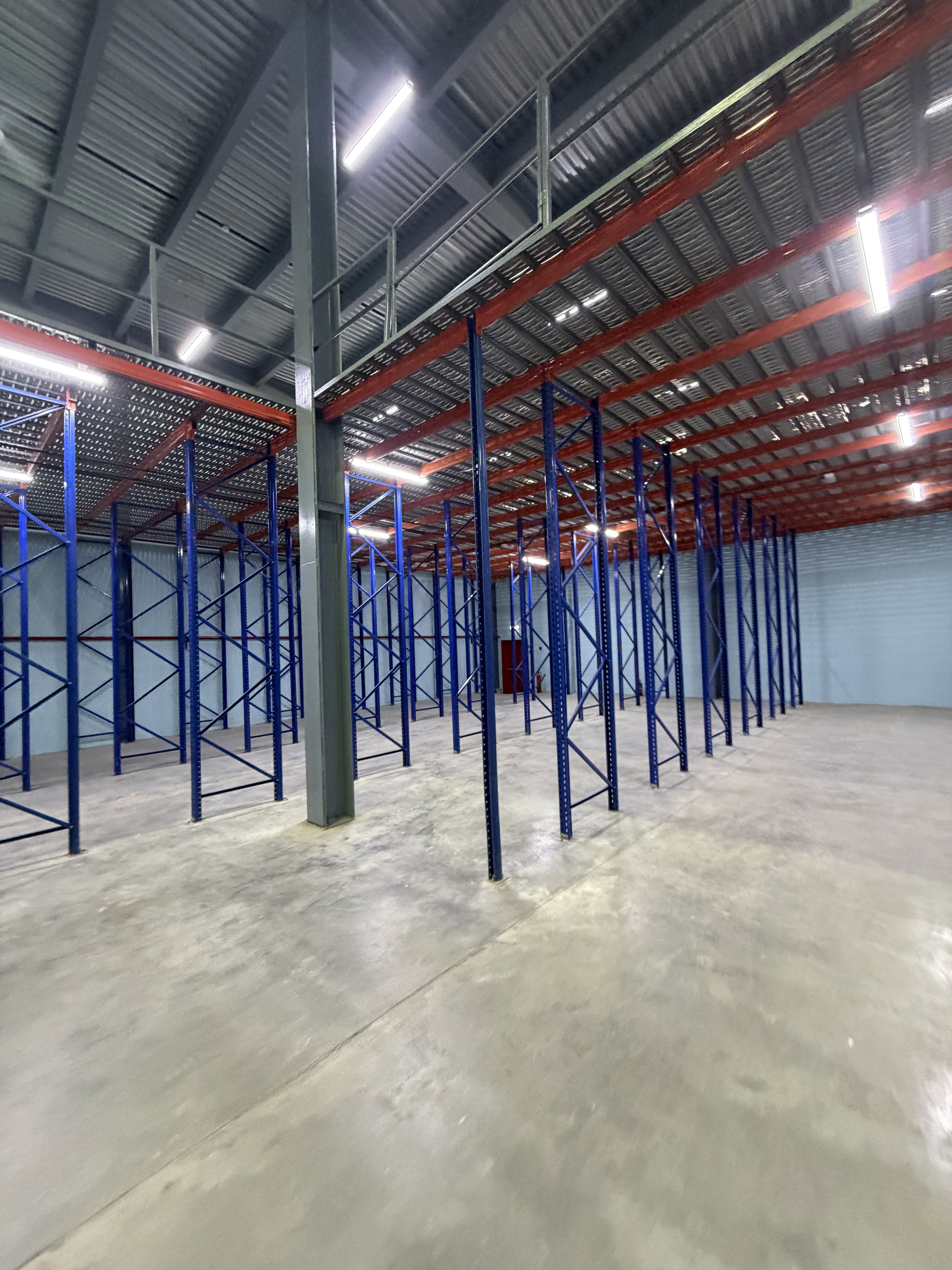 how-to-maximize-warehouse-space-mezzanine-floor-02