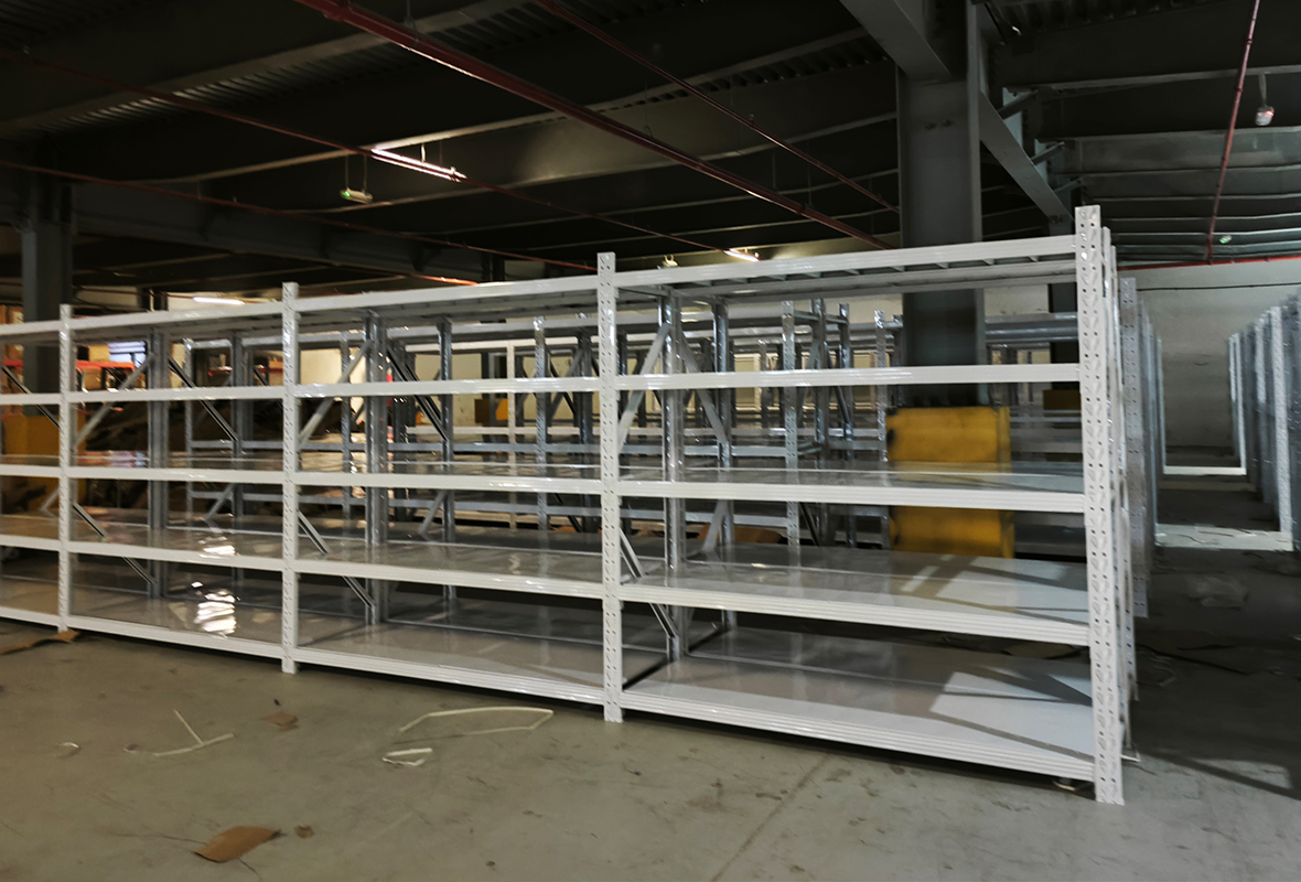 2m-high-5-tier-medium-duty-racking-system-uae-03