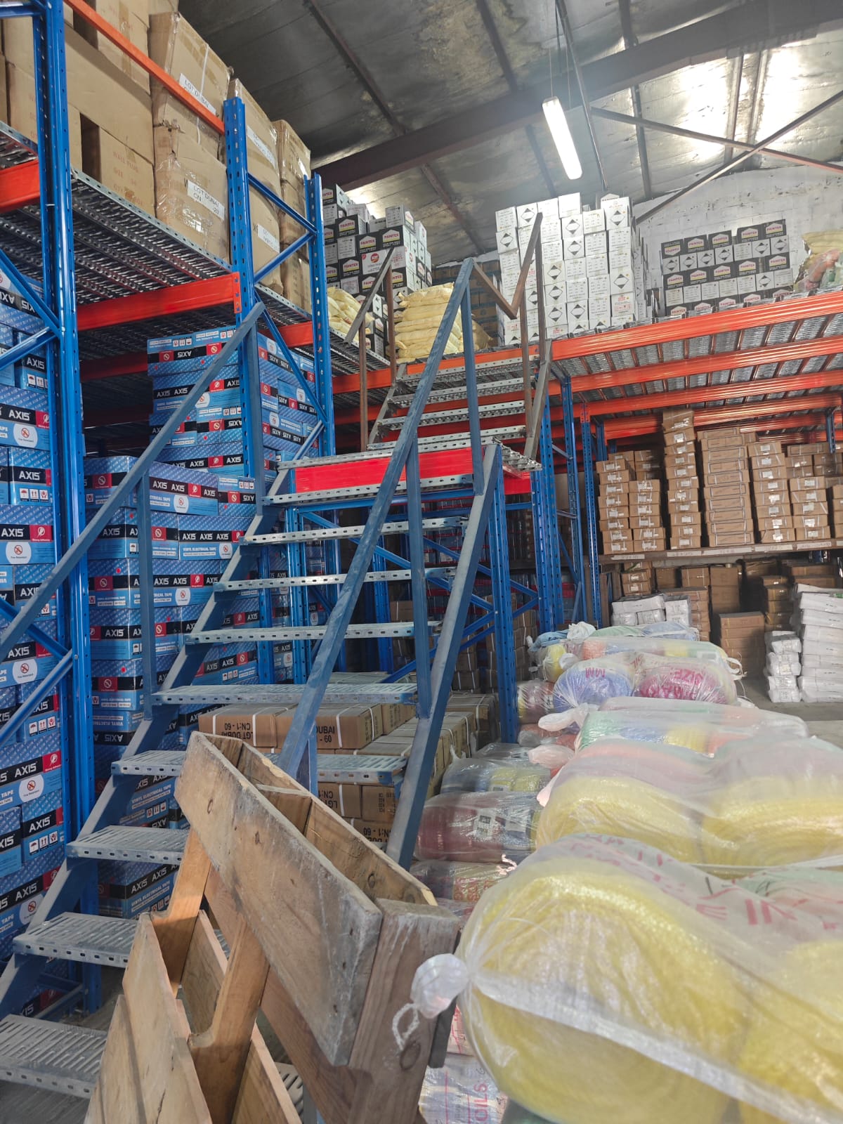 5.mezzanine-floor-racking-system-dubai-warehouse-optimization