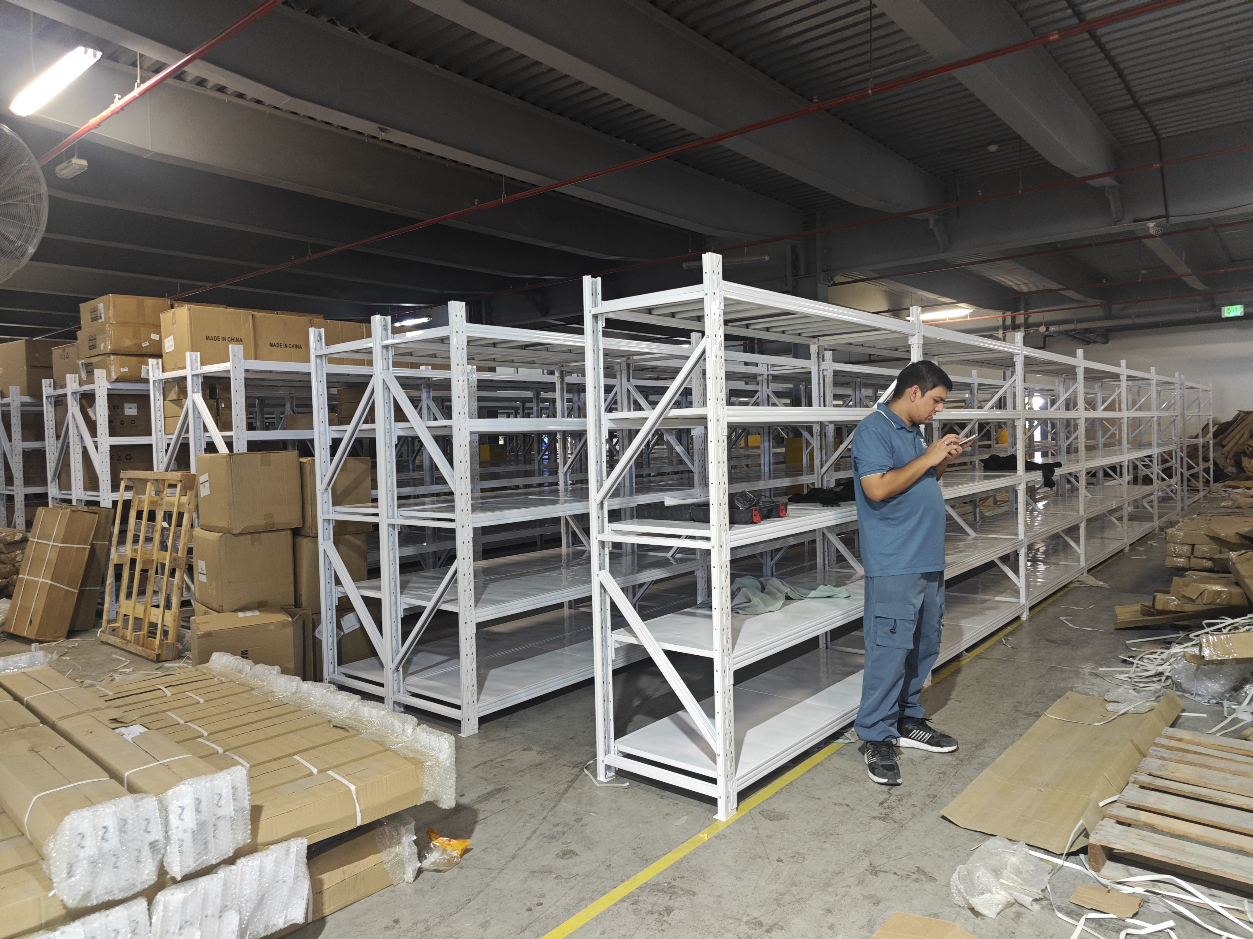 1.light-duty-shelving-jebel-ali-dubai-warehouse