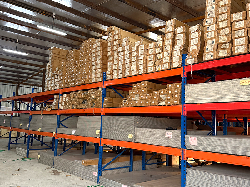 Heavy duty pallet racking installation in Ajman warehouse-01.jpg