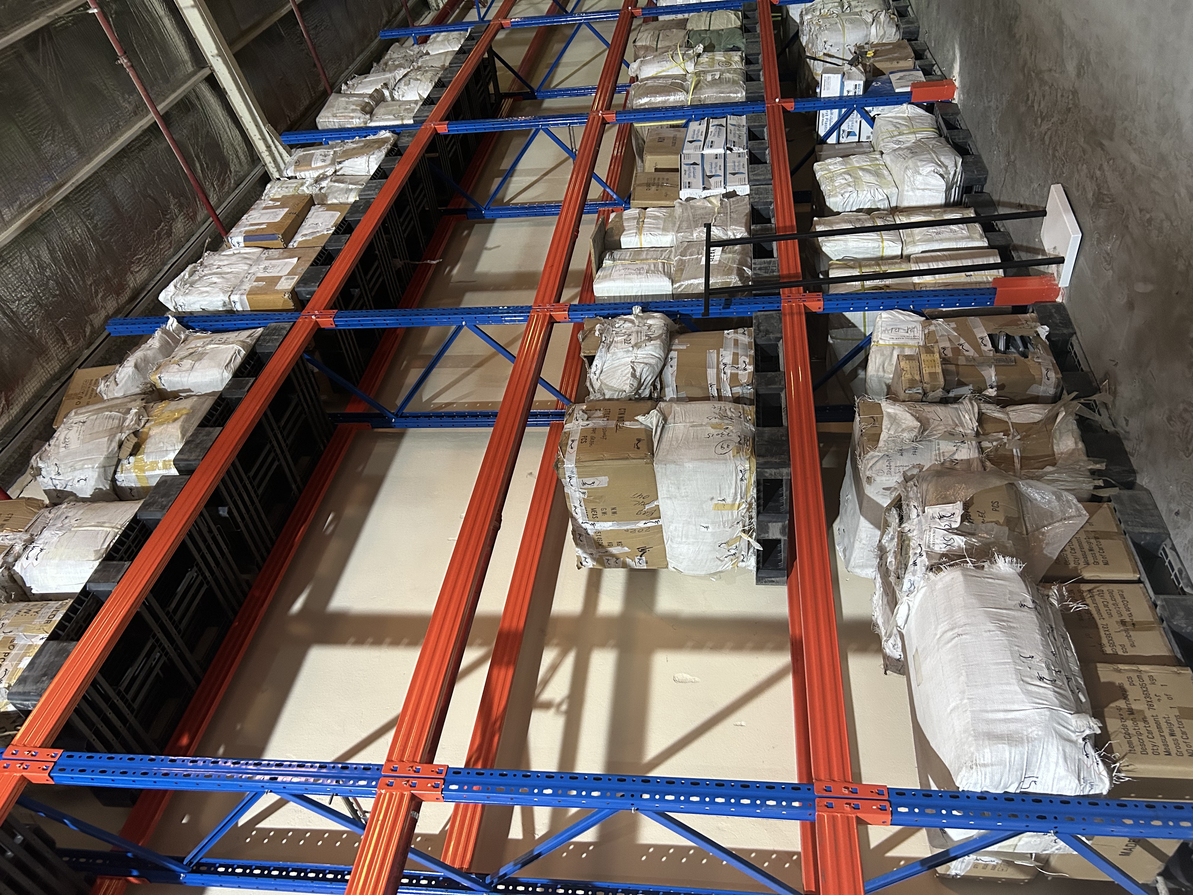 2.selective-vs-drive-in-pallet-racking-bahrain