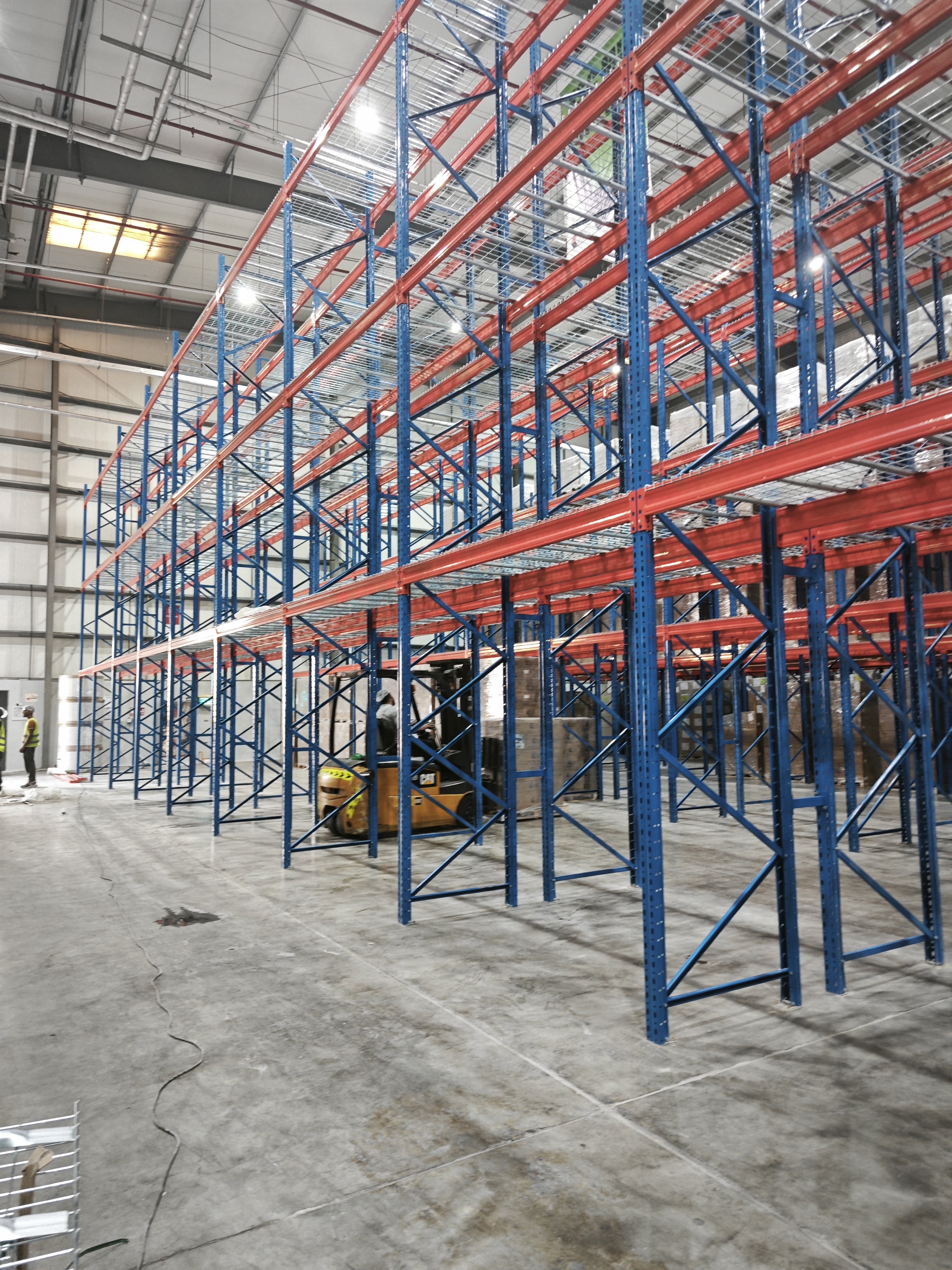 heavy-duty-pallet-racking-warehouse-optimization-middle-east-04
