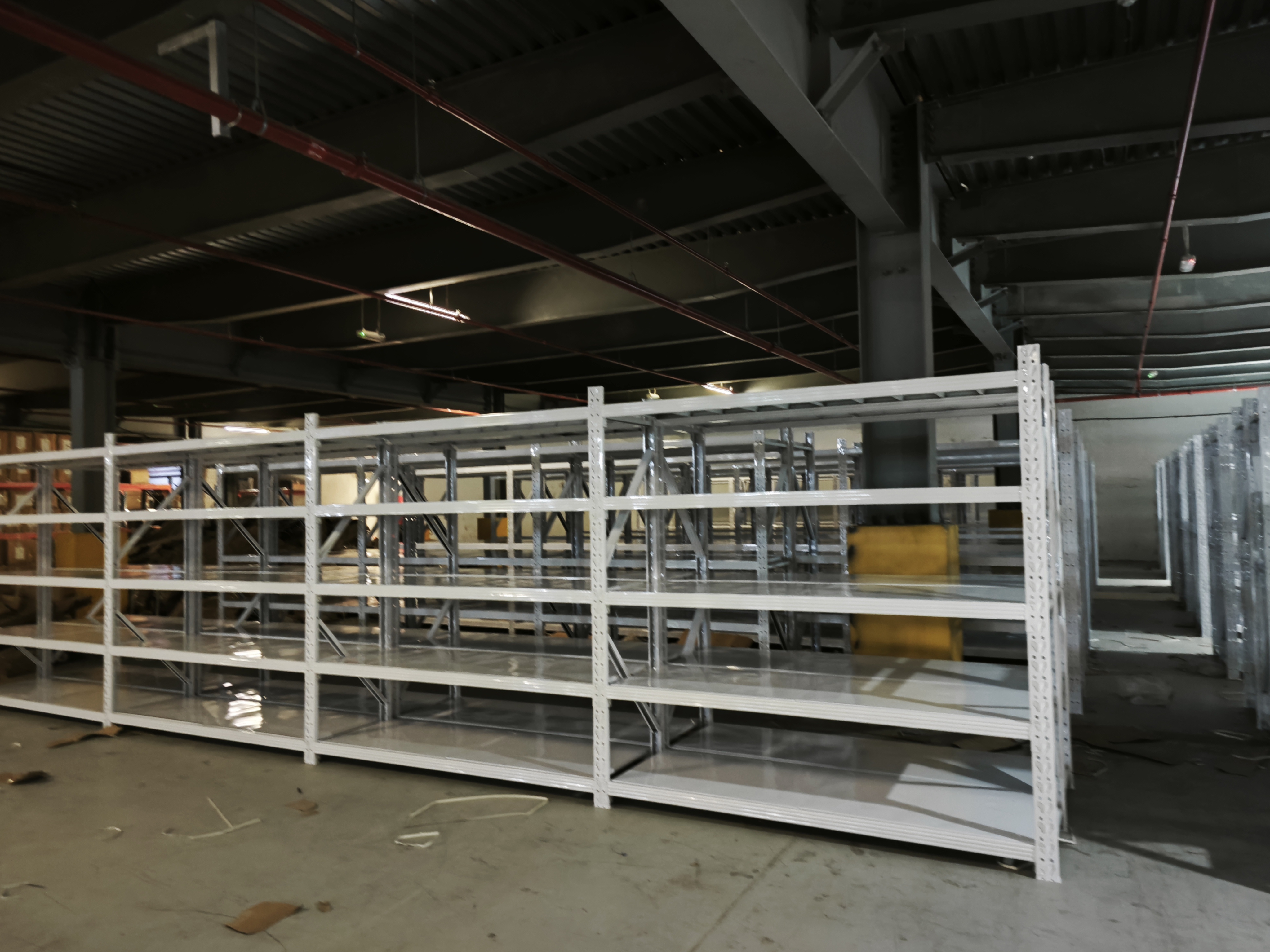 5.light-duty-shelving-jebel-ali-dubai-warehouse