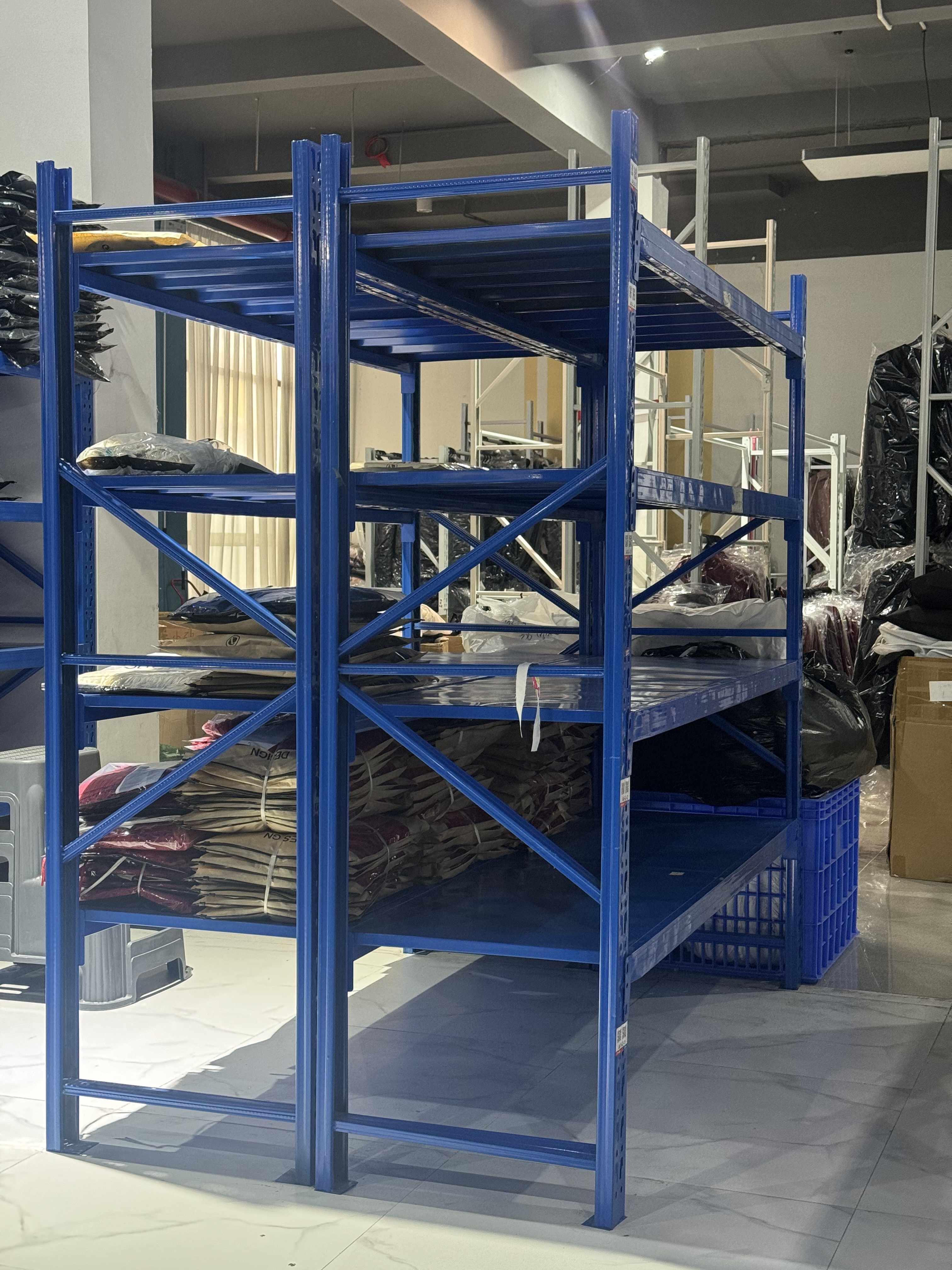 2.gxm-factory-direct-local-stock-medium-duty-racks-dubai