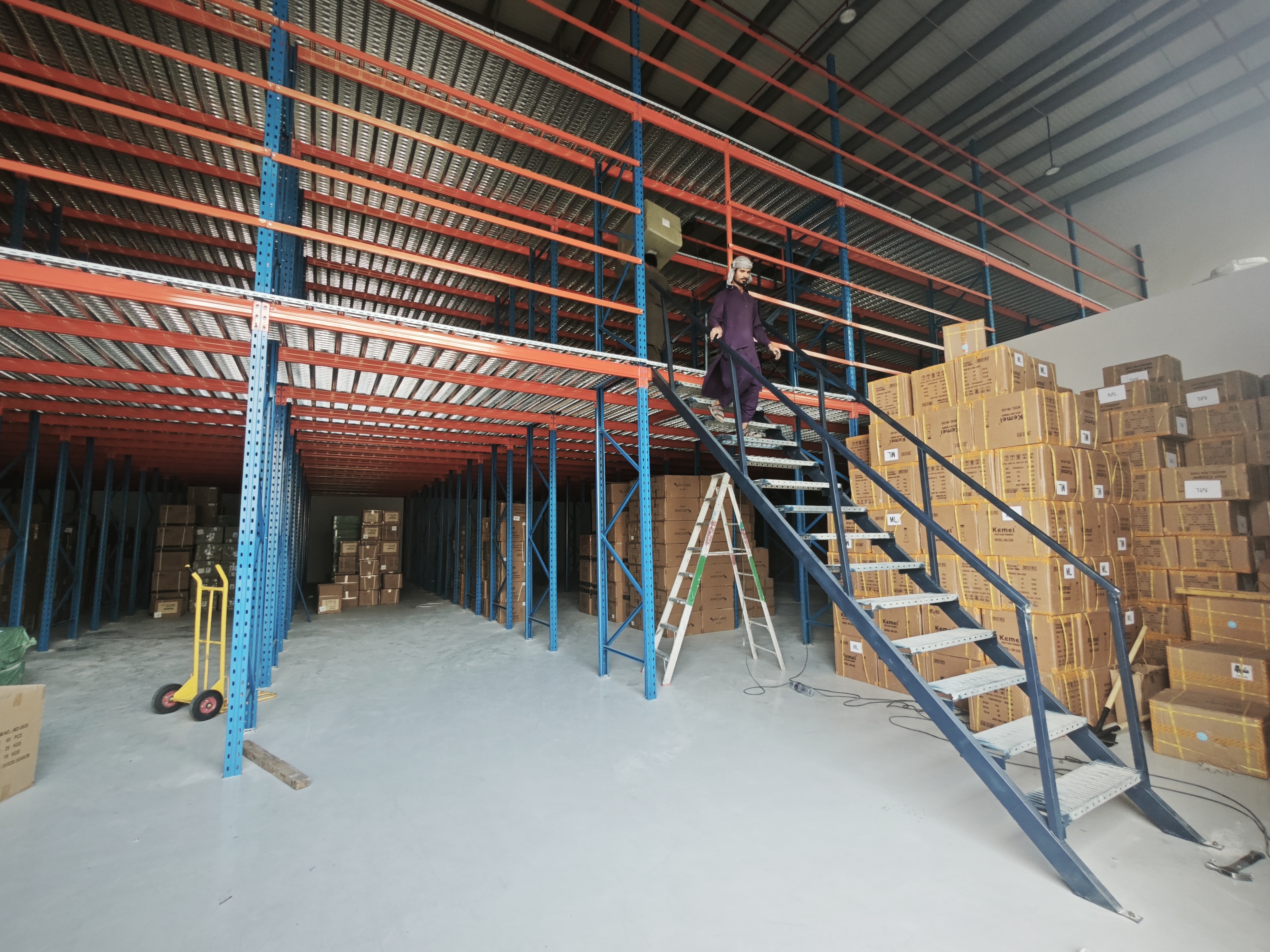 gxm-shelving-and-racking-mezzanine-floor-factory-02