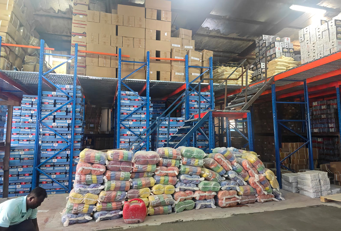 3.gxm-modular-demountable-mezzanine-racking-system-dubai