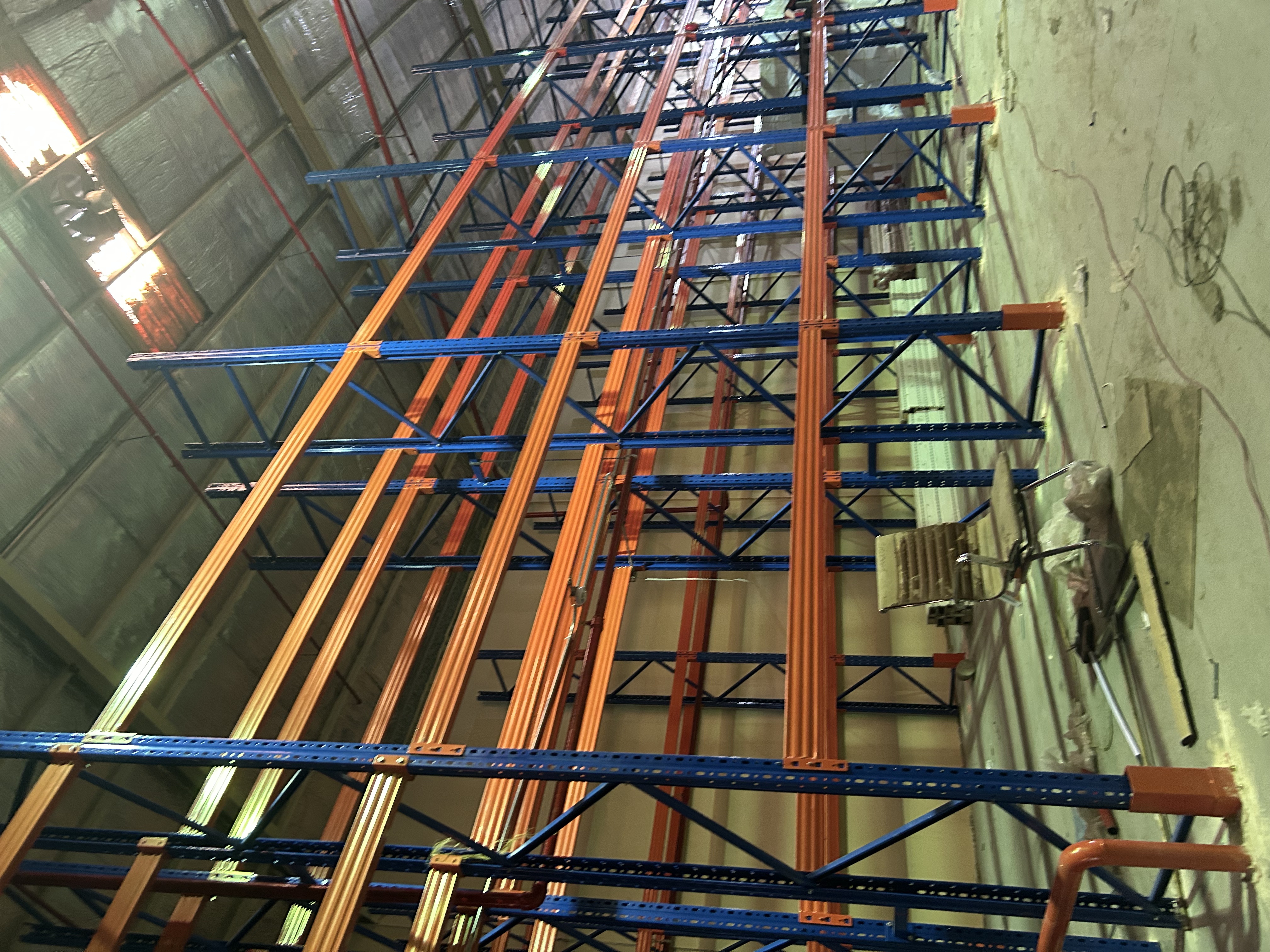 1.selective-vs-drive-in-pallet-racking-bahrain