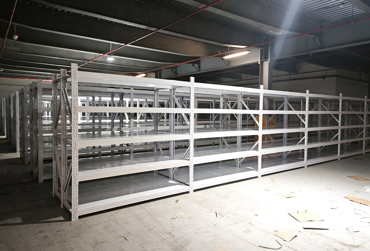 2m-high-5-tier-medium-duty-racking-system-uae-02