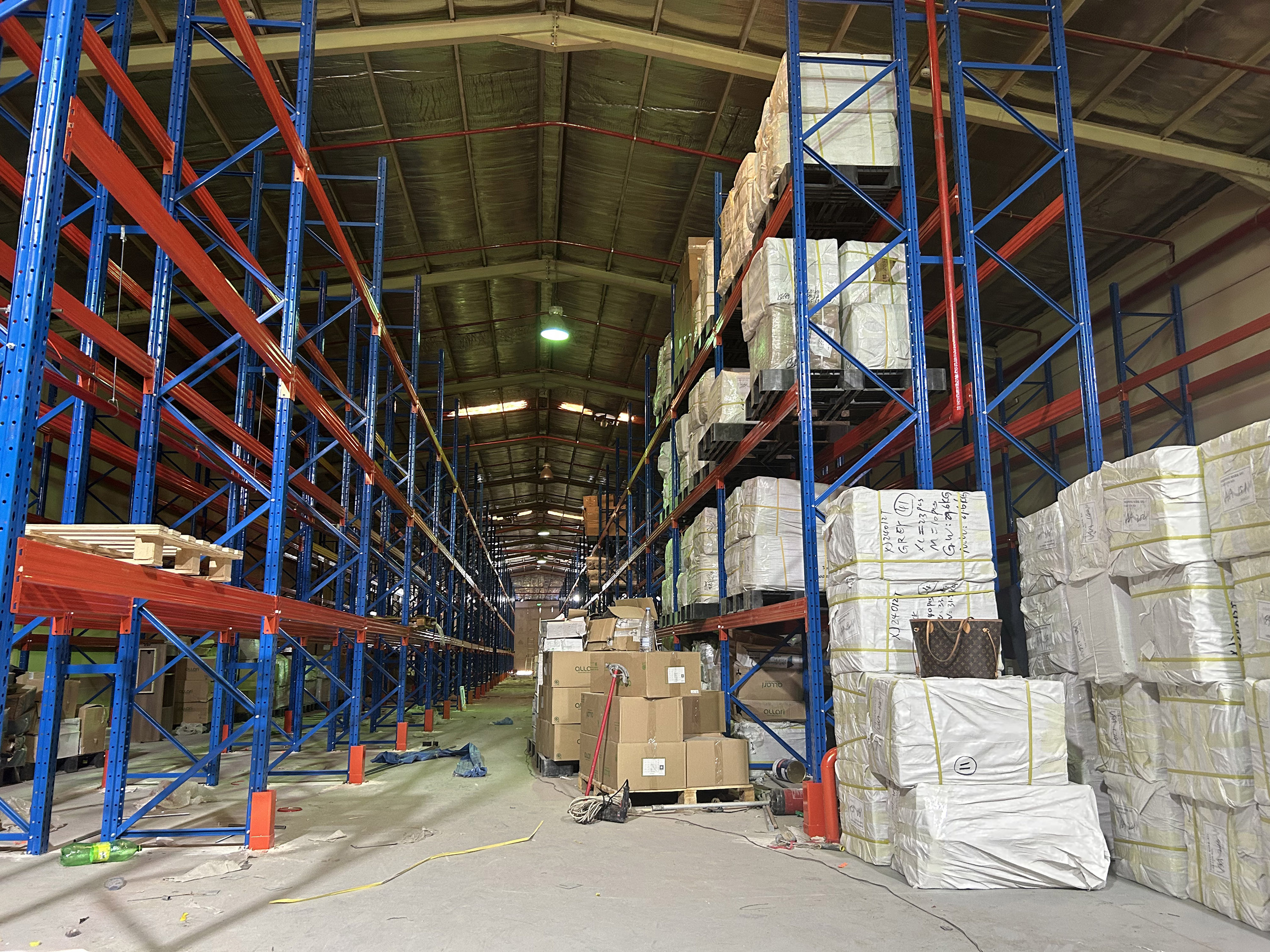 heavy-duty-vs-drive-in-racking-comparison-uae-ksa-04