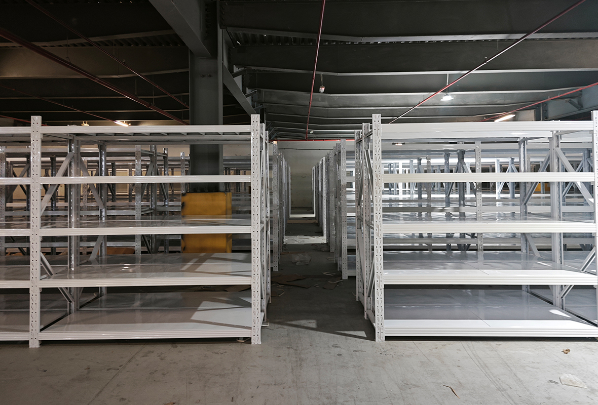 2m-high-5-tier-medium-duty-racking-system-uae-04