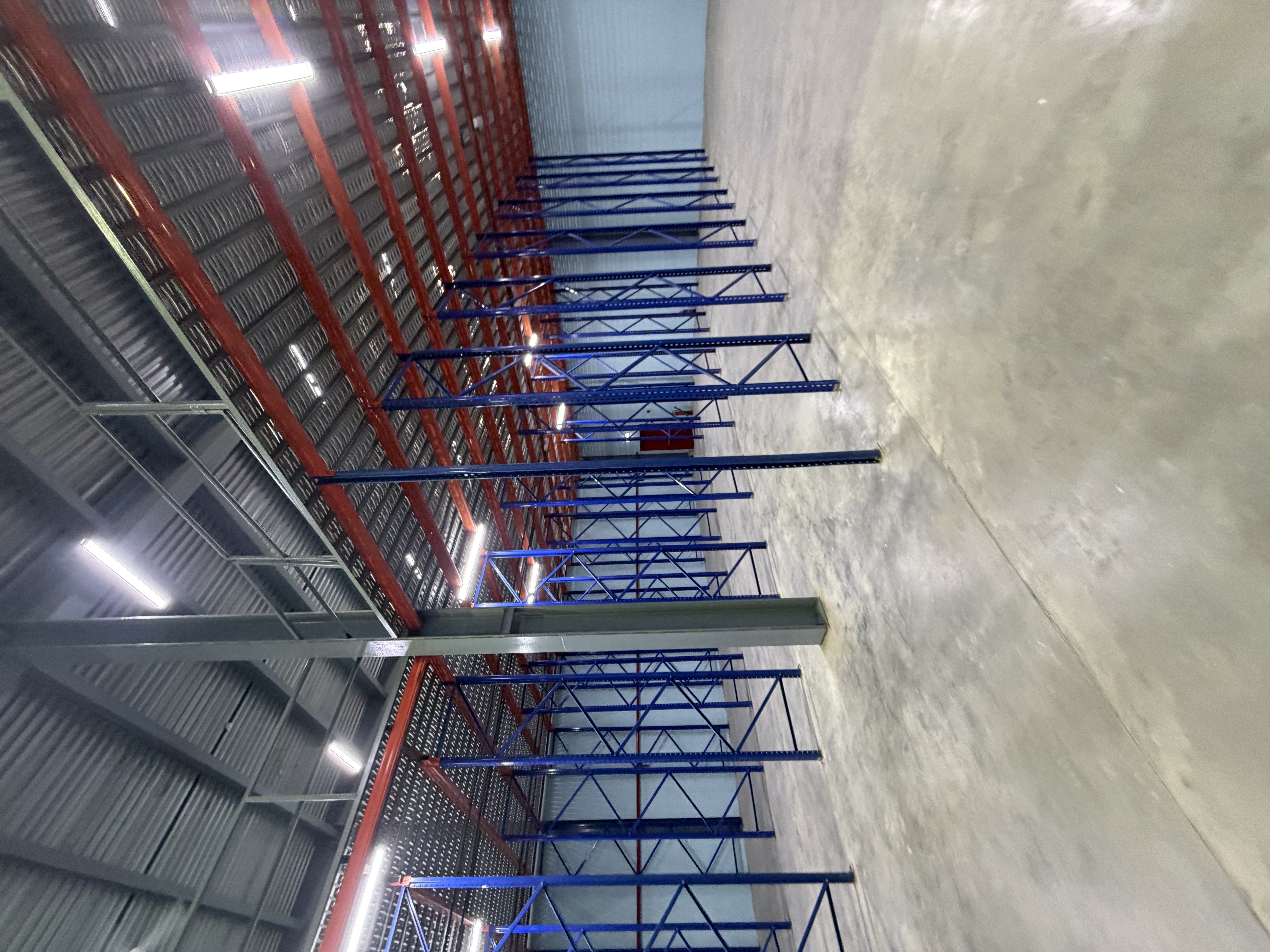 04-custom-mezzanine-racking-system-dubai